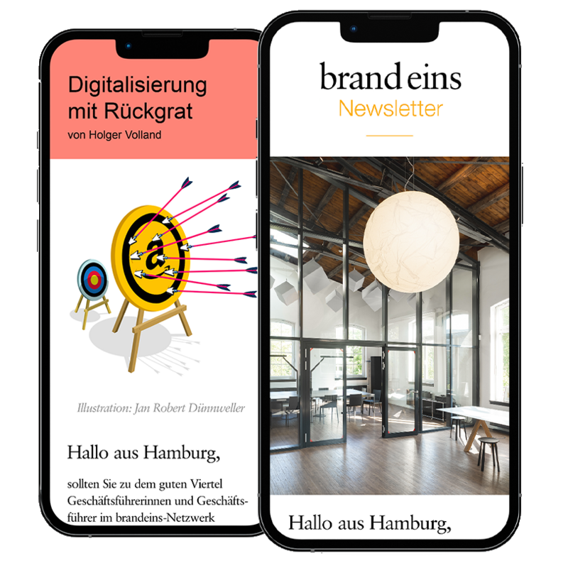 Zwei Smartphone-Displays zeigen jeweils einen Newsletter von "brand eins". Auf dem linken Display ist eine Illustration eines Dartboards mit einem Pfeil im Zentrum und weiteren Pfeilen darum herum zu sehen. Darunter steht "Hallo aus Hamburg" und ein kurzer Text über das brandeins-Netzwerk. Das rechte Display zeigt einen hellen Raum mit großen Fenstern, Tischen und Stühlen. Auch hier steht "Hallo aus Hamburg".