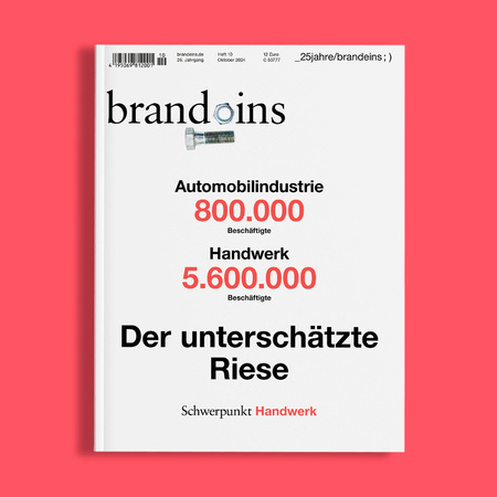 Titelseite der Zeitschrift "brand eins" mit dem Titel "Der unterschätzte Riese" und dem Untertitel "Schwerpunkt Handwerk". Im oberen Bereich sind die Zahlen 800.000 (Automobilindustrie) und 5.600.000 (Handwerk) mit dem Zusatz "Beschäftigte" aufgeführt. Ein kleines Schrauben-Symbol ist zwischen dem Logo und den Zahlen zu sehen. Die Farbgebung ist hauptsächlich Weiß, Pink und Schwarz.