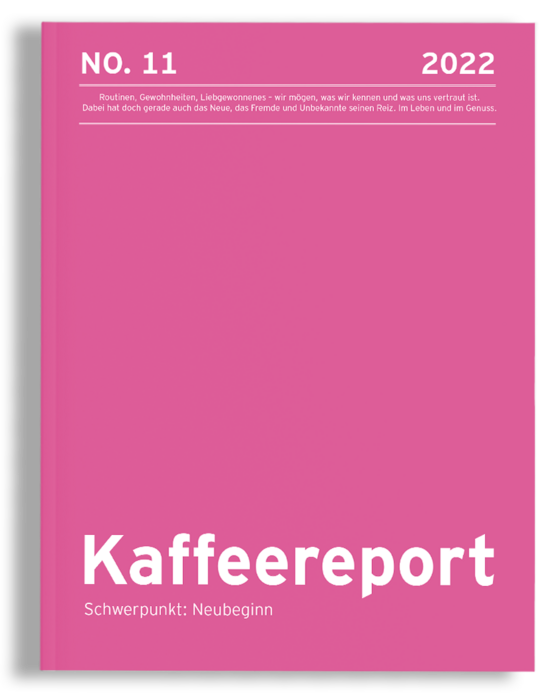 Das Bild zeigt den Einband eines Buches mit dem Titel "Kaffee Report" mit einem rosa Hintergrund. Auf dem Cover befindet sich ein weißes Textfeld mit dem Titel "Kaffee Report" und dem Untertitel "Schwerpunkt: Neueginn". Der Umschlag enthält außerdem oben das Datum "No. 11" und die Jahreszahl "2022". Das Textfeld befindet sich mittig auf dem Umschlag, der Rest des Umschlags ist überwiegend rosa.