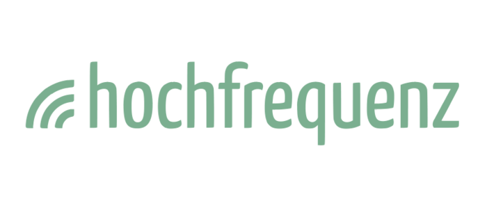 Das Bild zeigt das Logo eines Unternehmens namens „hochfrequenz“, das offenbar im Bereich der Drahtlostechnologie tätig ist. Das Logo besteht aus dem Wort „hochfrequenz“ in einer modernen, serifenlosen Schriftart in grüner Farbgebung. Das Logo ist vor einem weißen Hintergrund dargestellt, wodurch es für ein breites Publikum gut sichtbar und zugänglich ist.