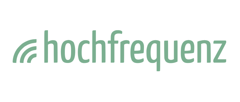 Das Bild zeigt das Logo eines Unternehmens namens „hochfrequenz“, das offenbar im Bereich der Drahtlostechnologie tätig ist. Das Logo besteht aus dem Wort „hochfrequenz“ in einer modernen, serifenlosen Schriftart in grüner Farbgebung. Das Logo ist vor einem weißen Hintergrund dargestellt, wodurch es für ein breites Publikum gut sichtbar und zugänglich ist.