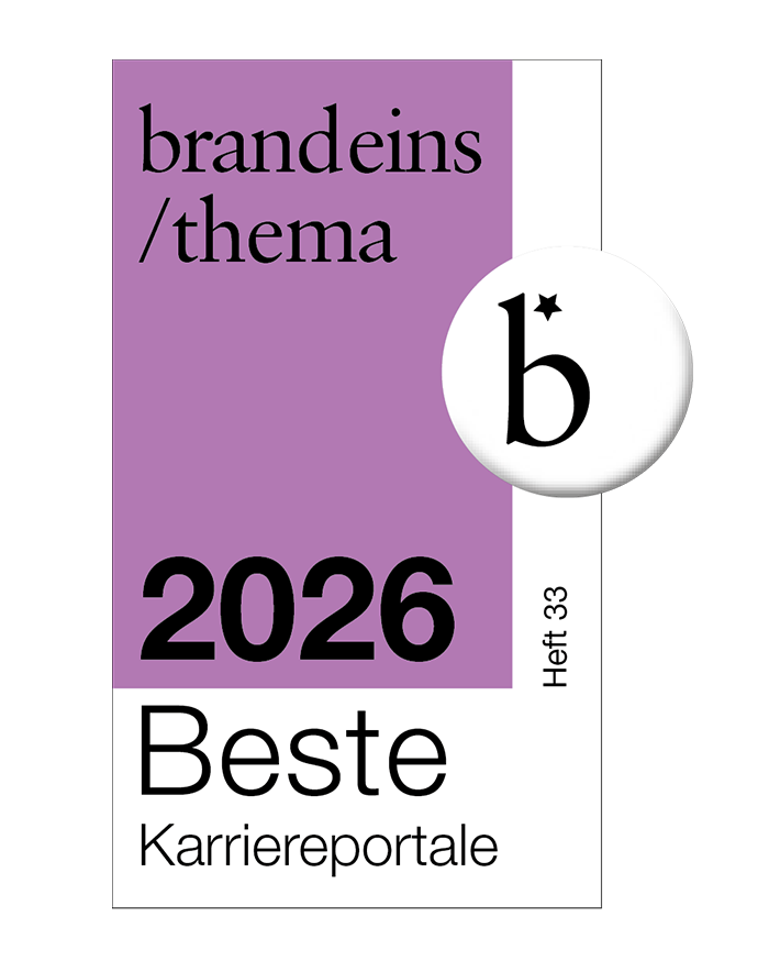 Das Bild ist ein Grafikdesign mit einem violetten Hintergrund und einem weiß-schwarzen Designelement. Der Text „brandeins / thema” wird in einer größeren Schriftart angezeigt, gefolgt von „2026 Beste Karriereportale” in einer kleineren Schriftart. In der oberen rechten Ecke befindet sich ein runder weißer Button mit einem schwarzen „b”. Das Design soll für alle Nutzer, einschließlich Menschen mit Sehbehinderungen, zugänglich sein, indem es klaren und lesbaren Text sowie ein kontrastreiches Farbschema bietet.