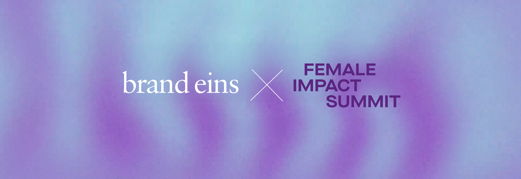 Das Bild ist ein Grafikdesign mit violettem Hintergrund und weißem Text. Der Text lautet „brand eins” auf der linken Seite und „FEMALE IMPACT SUMMIT” auf der rechten Seite. Der Text ist so angeordnet, dass er leicht lesbar und optisch ansprechend ist, wobei der Text „eins” über dem Text „impact” positioniert ist, wodurch ein ausgewogenes Layout entsteht. Das Gesamtdesign ist klar und modern, wobei der Text als visuelles Hauptelement im Vordergrund steht.