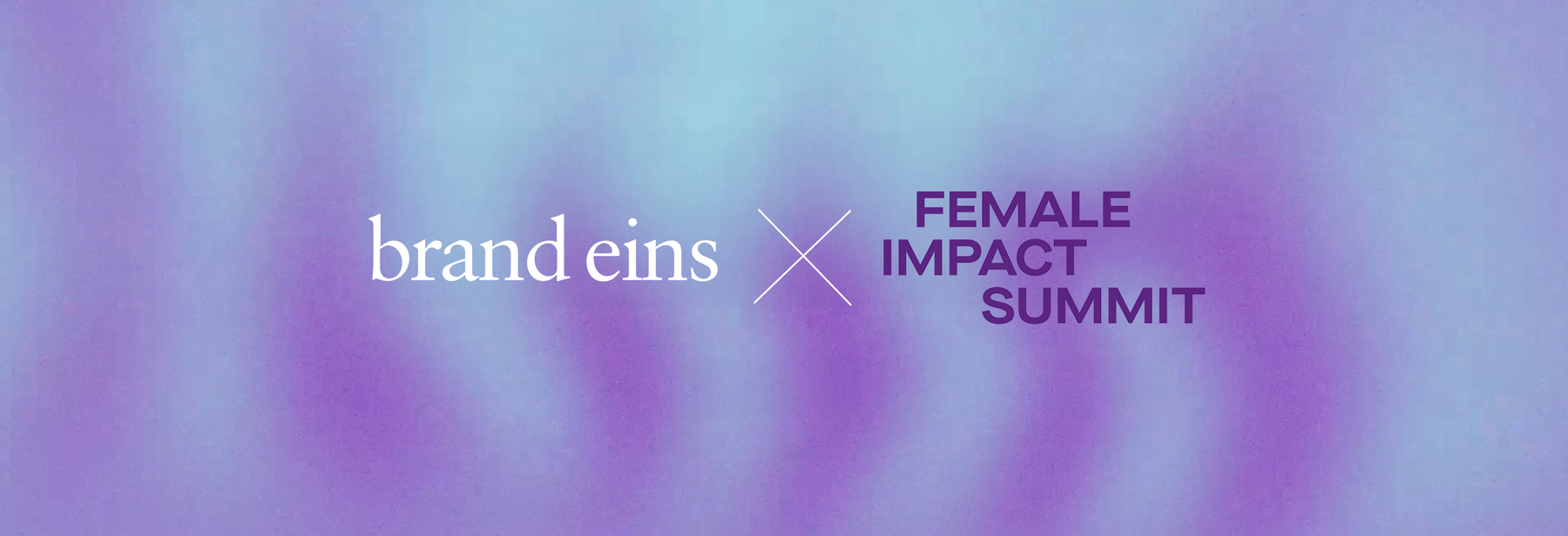 Das Bild ist ein Grafikdesign mit violettem Hintergrund und weißem Text. Der Text lautet „brand eins” auf der linken Seite und „FEMALE IMPACT SUMMIT” auf der rechten Seite. Der Text ist so angeordnet, dass er leicht lesbar und optisch ansprechend ist, wobei der Text „eins” über dem Text „impact” positioniert ist, wodurch ein ausgewogenes Layout entsteht. Das Gesamtdesign ist klar und modern, wobei der Text als visuelles Hauptelement im Vordergrund steht.