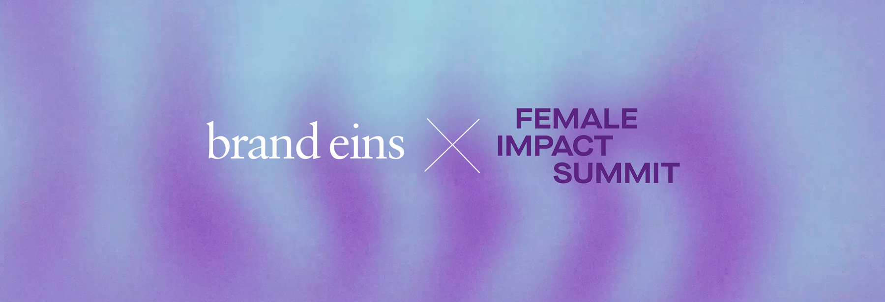 Das Bild ist ein Grafikdesign mit violettem Hintergrund und weißem Text. Der Text lautet „brand eins” auf der linken Seite und „FEMALE IMPACT SUMMIT” auf der rechten Seite. Der Text ist so angeordnet, dass er leicht lesbar und optisch ansprechend ist, wobei der Text „eins” über dem Text „impact” positioniert ist, wodurch ein ausgewogenes Layout entsteht. Das Gesamtdesign ist klar und modern, wobei der Text als visuelles Hauptelement im Vordergrund steht.
