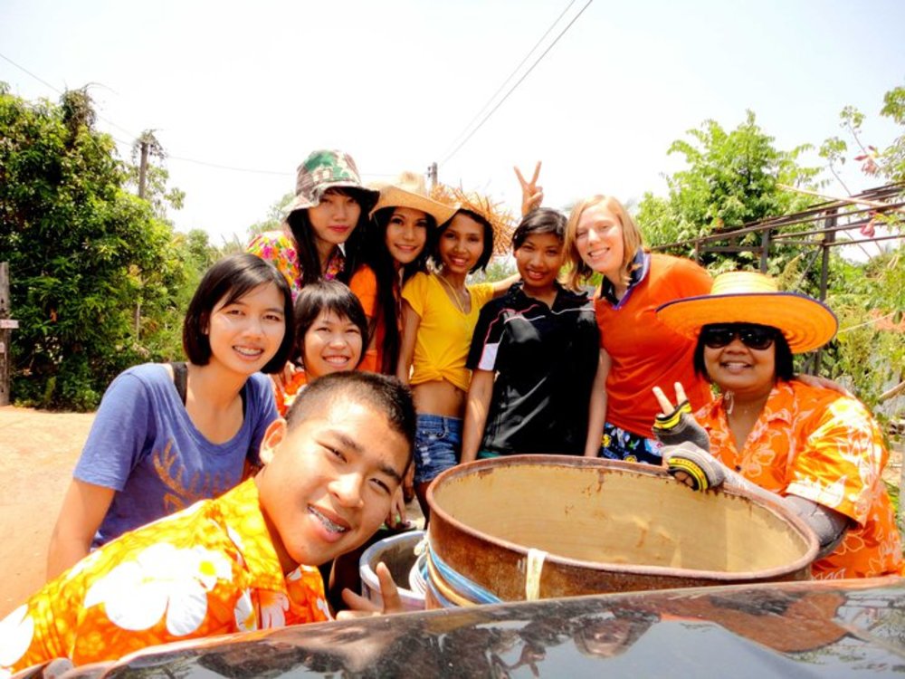 Austauschschülerin auf Neujahrsfest in Thailand