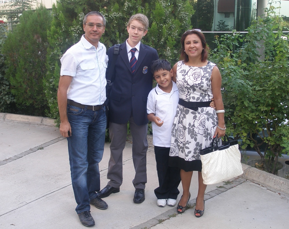 Austauschschüler mit seiner türkischen Gastfamilie