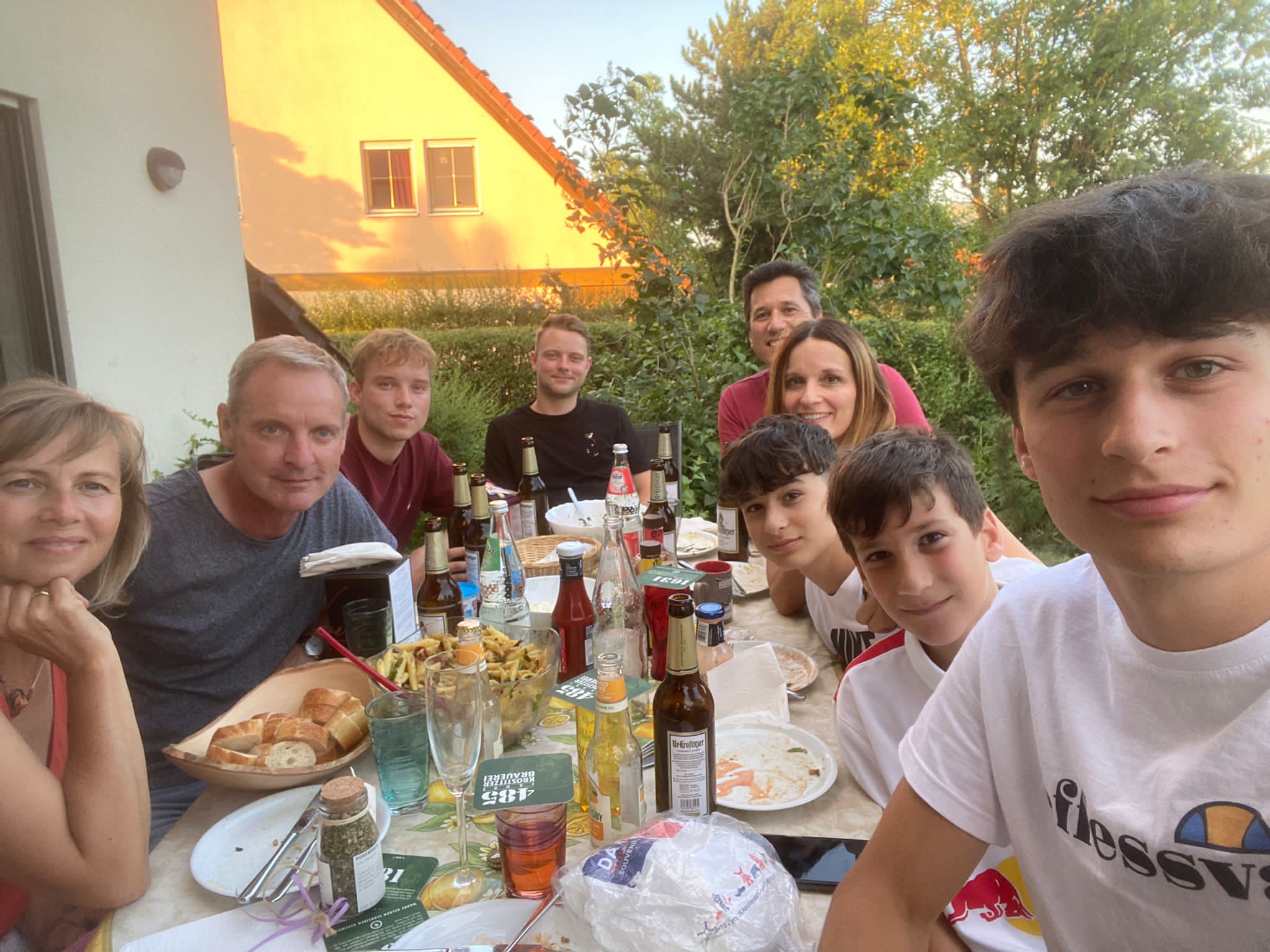 Gastfamilie mit Austauschschüler aus Italien