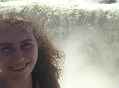 Luise bei den Iguazu-Wasserfällen