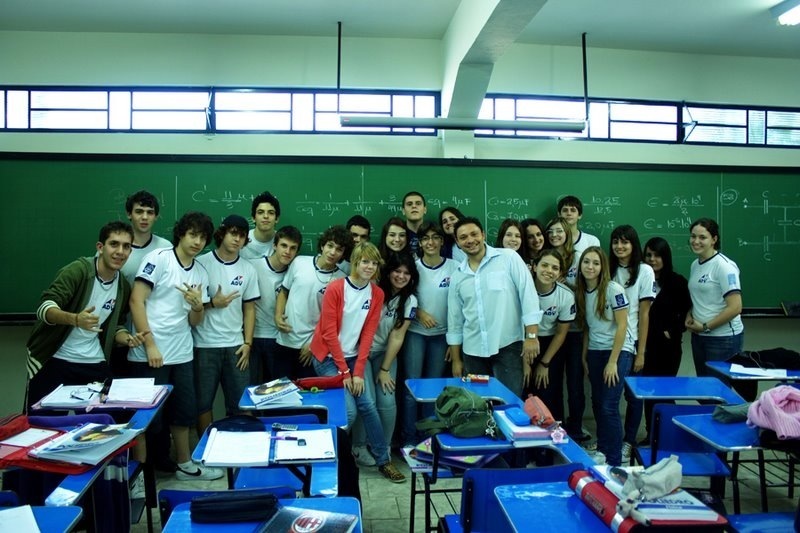 Austauschschülerin mit ihrer Schulklasse in Brasilien