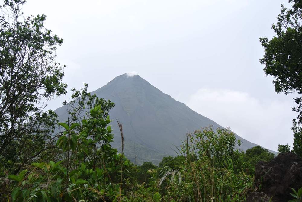 Es gibt mehrere Vulkane in Costa Rica