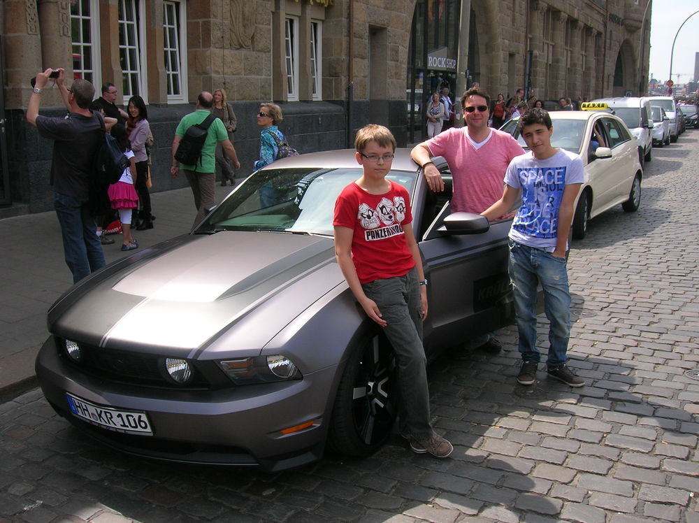 Auf der "Streetmag-Show" in Hamburg mit gemieteten Mustang