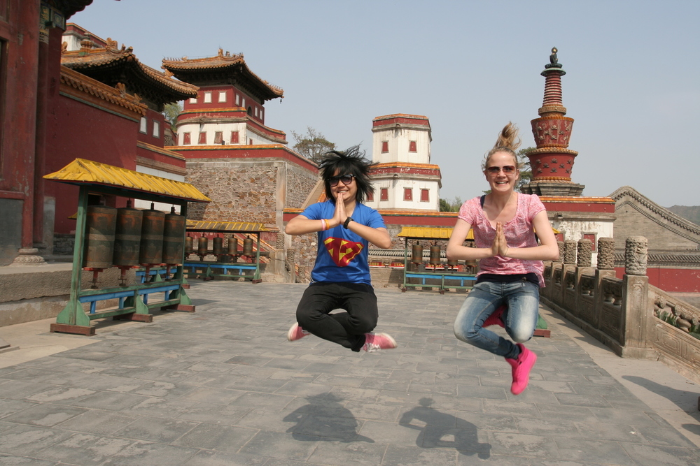 Austauschschülerin mit Freundin in China