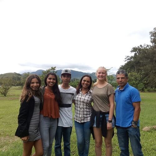 Austauschschülerin mit Gastfamilie in Costa Rica