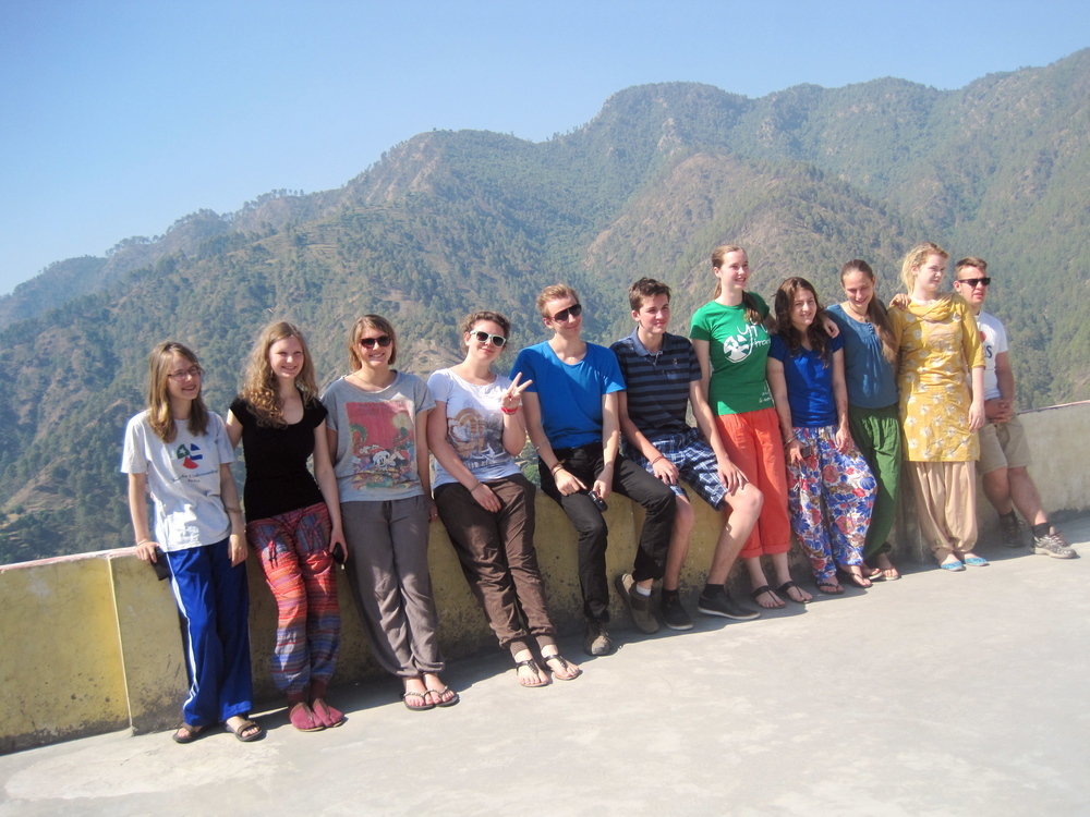 Zusammen mit den anderen Austauschschülern von YFU auf dem Abschlusstreffen in Uttarakhand/Gangotri