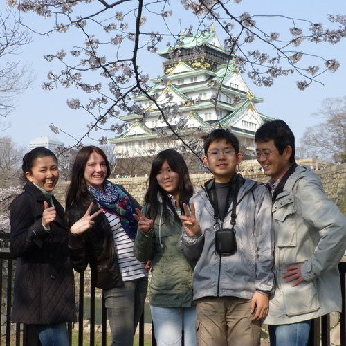 Austauschschülerin mit Gastfamilie in Japan