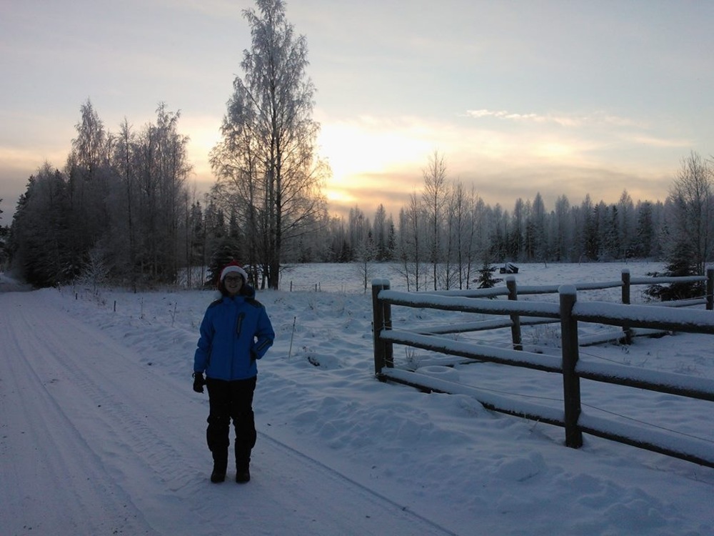 Austauschschülerin im Schnee in Finnland