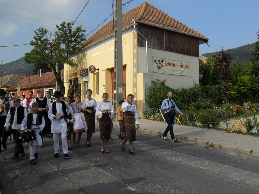 Traditionelle Kostüme in Ungarn