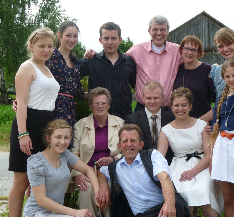 Zehn Jahre nach dem Austauschjahr auf der Hochzeit der polnischen Gasttochter