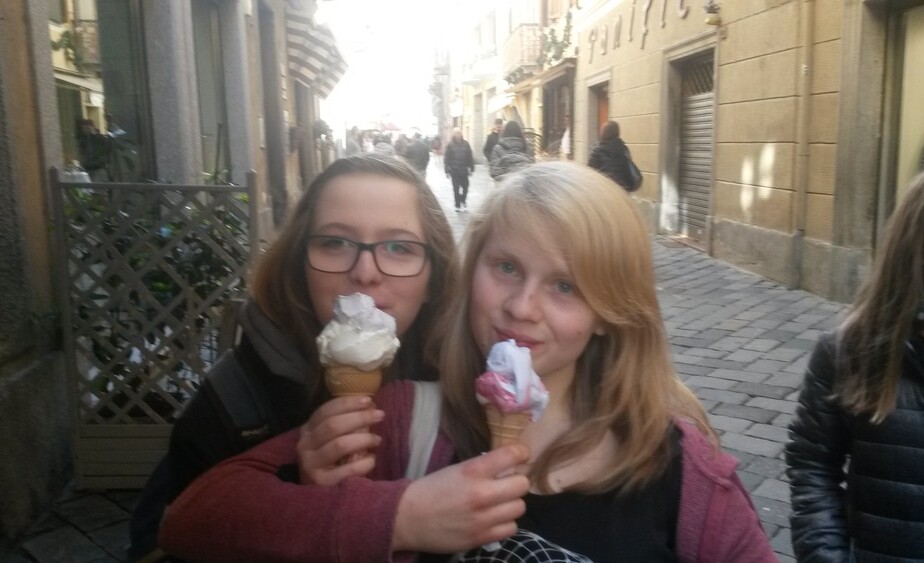 Carolin mit ihrer Gastschwester