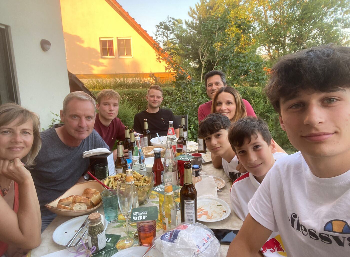Gastfamilie mit Austauschschüler aus Italien