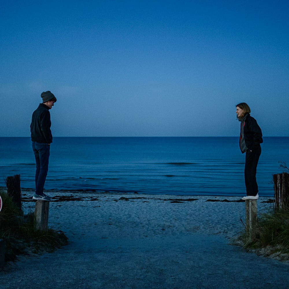 Gemeinsamer Familien-Urlaub: abends am Strand