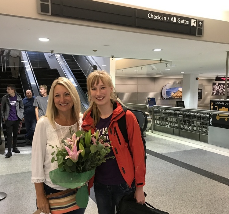 Tina bei ihrer Ankunft in den USA