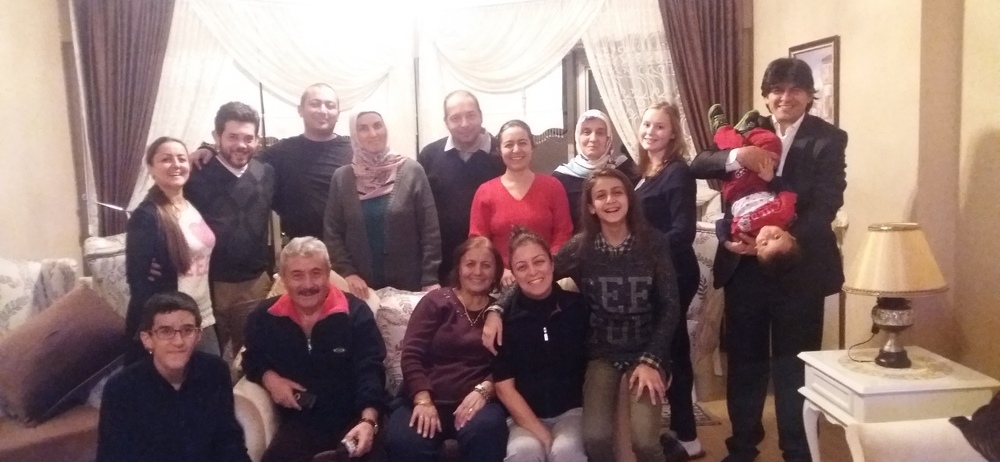 Austauschschülerin Henrika mit ihrer türkischen Gastfamilie