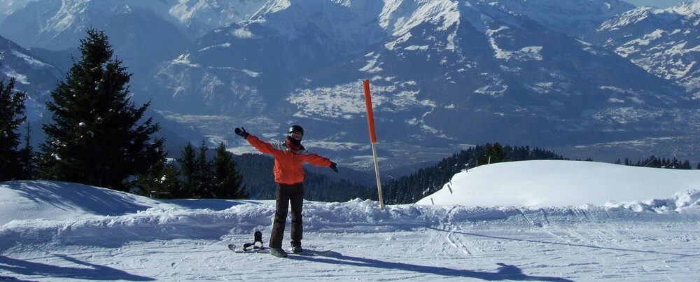 Austauschschülerin Jana beim Skifahren in der Schweiz