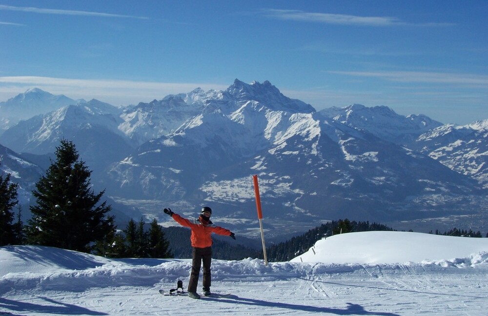 Jana beim Skifahren in der Schweiz